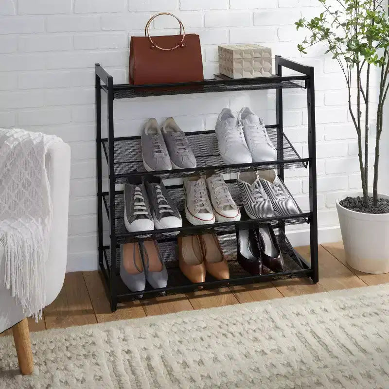 Étagère à chaussures 4 niveaux avec maille noire : cadre en fer, capacité de 16 paires, autoportante, profondeur de 75,7 cm