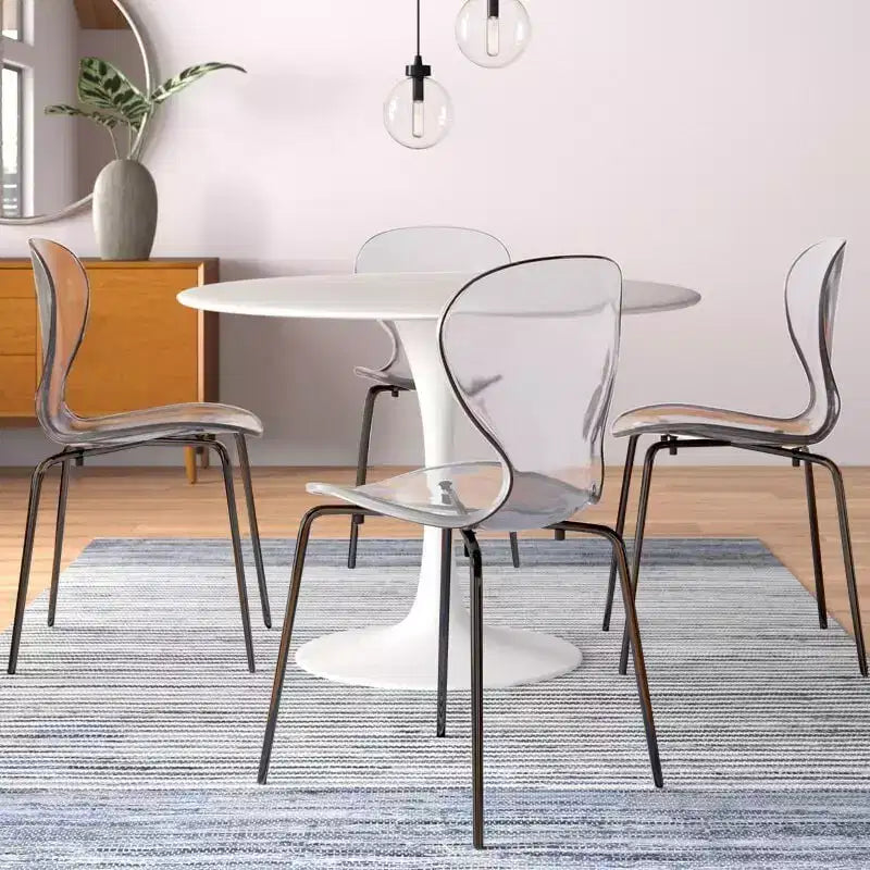 Chaises de salle à manger transparentes par lot de 4, empilables avec dossier incurvé et pieds en acier inoxydable noir pour cuisine ou salle à manger