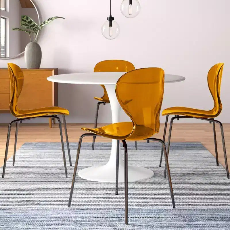 Chaises de salle à manger transparentes par lot de 4, empilables avec dossier incurvé et pieds en acier inoxydable noir pour cuisine ou salle à manger